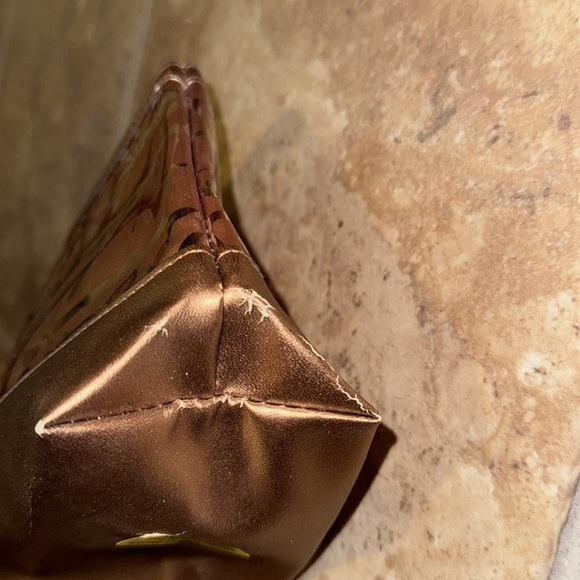 Clinique Makeup Bag from Macy’s - Picture 9 of 16